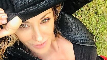 Sabrina Salerno incanta con il suo lato b