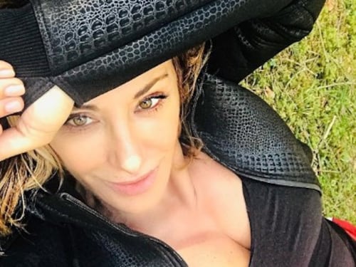 Sabrina Salerno incanta con il suo lato b