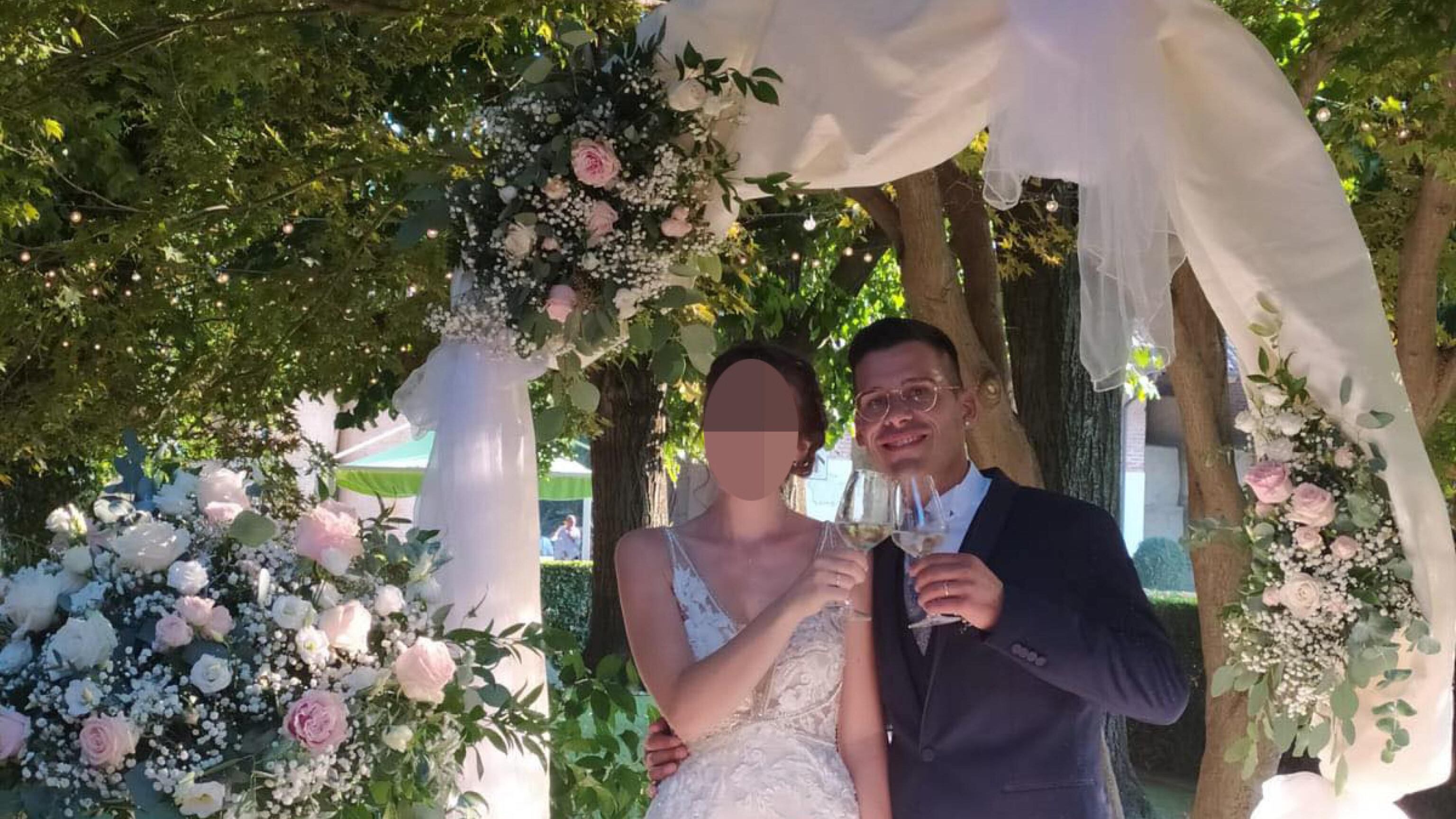 Ucciso per errore durante la caccia. Sposato da poco, aspettava un figlio