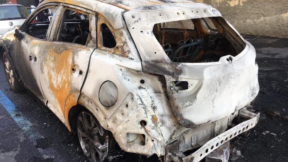 Roma, scoperta choc: due corpi carbonizzati in un auto a Torvaianica