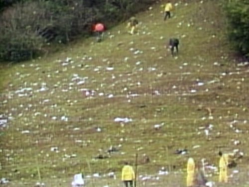 Gli spari, lo schianto, la vendetta. Il dirottamento aereo costato la vita a 43 persone