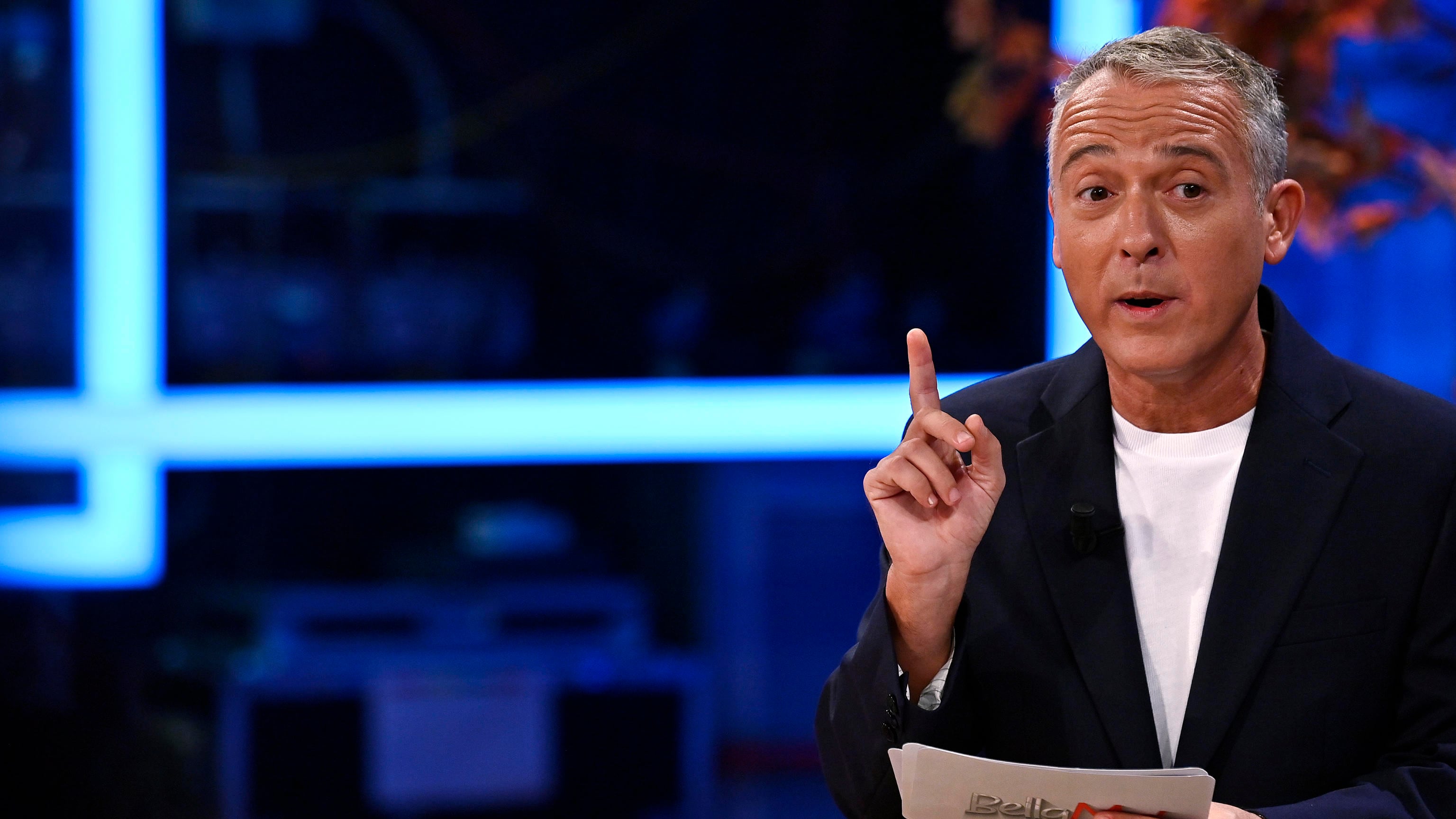 Fiorello applaude Diaco: "Se voti Sì sei un lacchè? Non ha tutti i torti sul referendum"