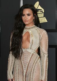 Demi Lovato, sexy trasparenze allo specchio 27