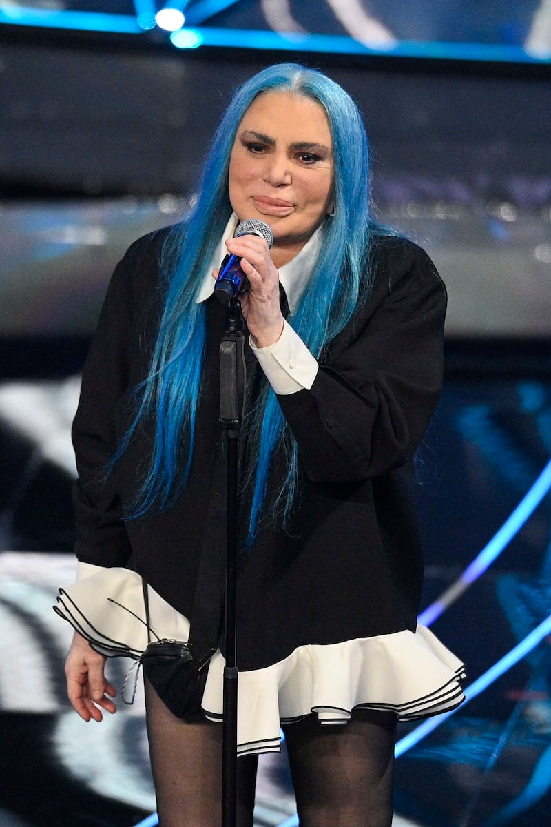 Sanremo 2024: ecco il look della prima serata del Festival di Loredana Bertè 2