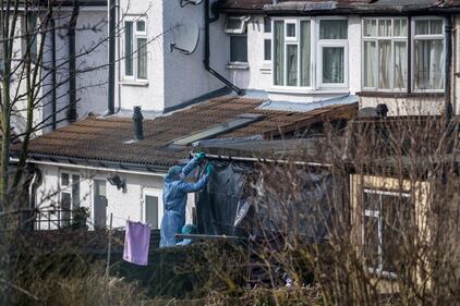 Ex spia russa avvelenata a Londra: i rilievi della scientifica 8