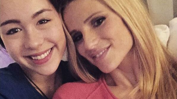 La figlia della Hunziker: "Se sono al mare con mia madre le dico di allontanarsi"
