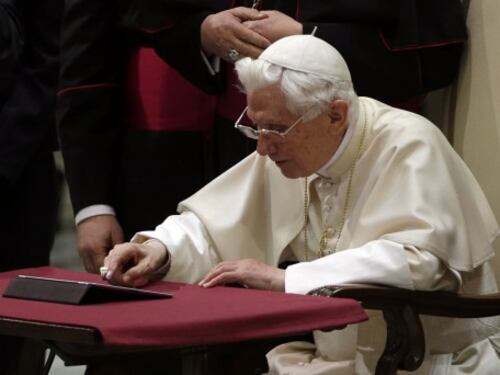 Il Papa benedice i social network: "Non sono mondo parallelo"