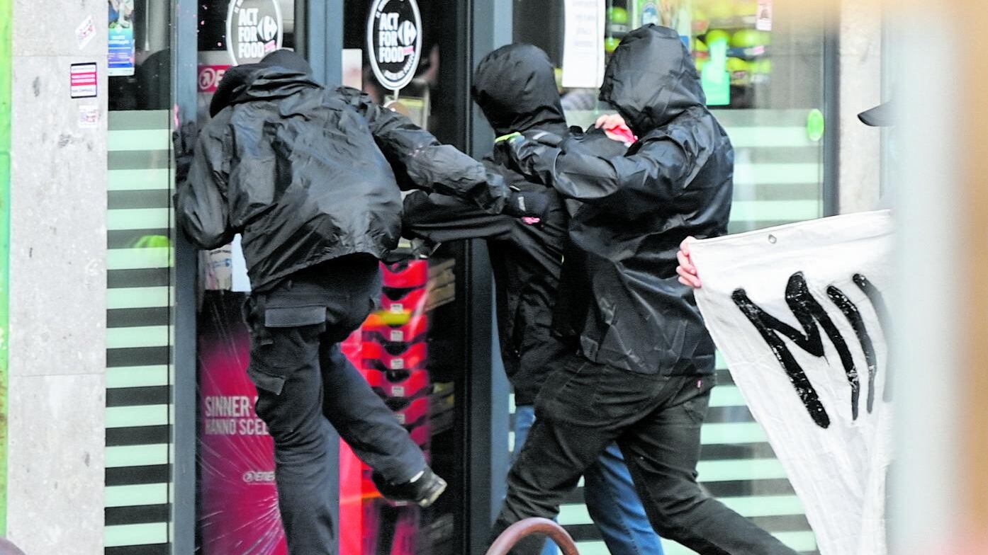 Minacce di morte e violenze pro Pal. Per la sinistra non è successo nulla