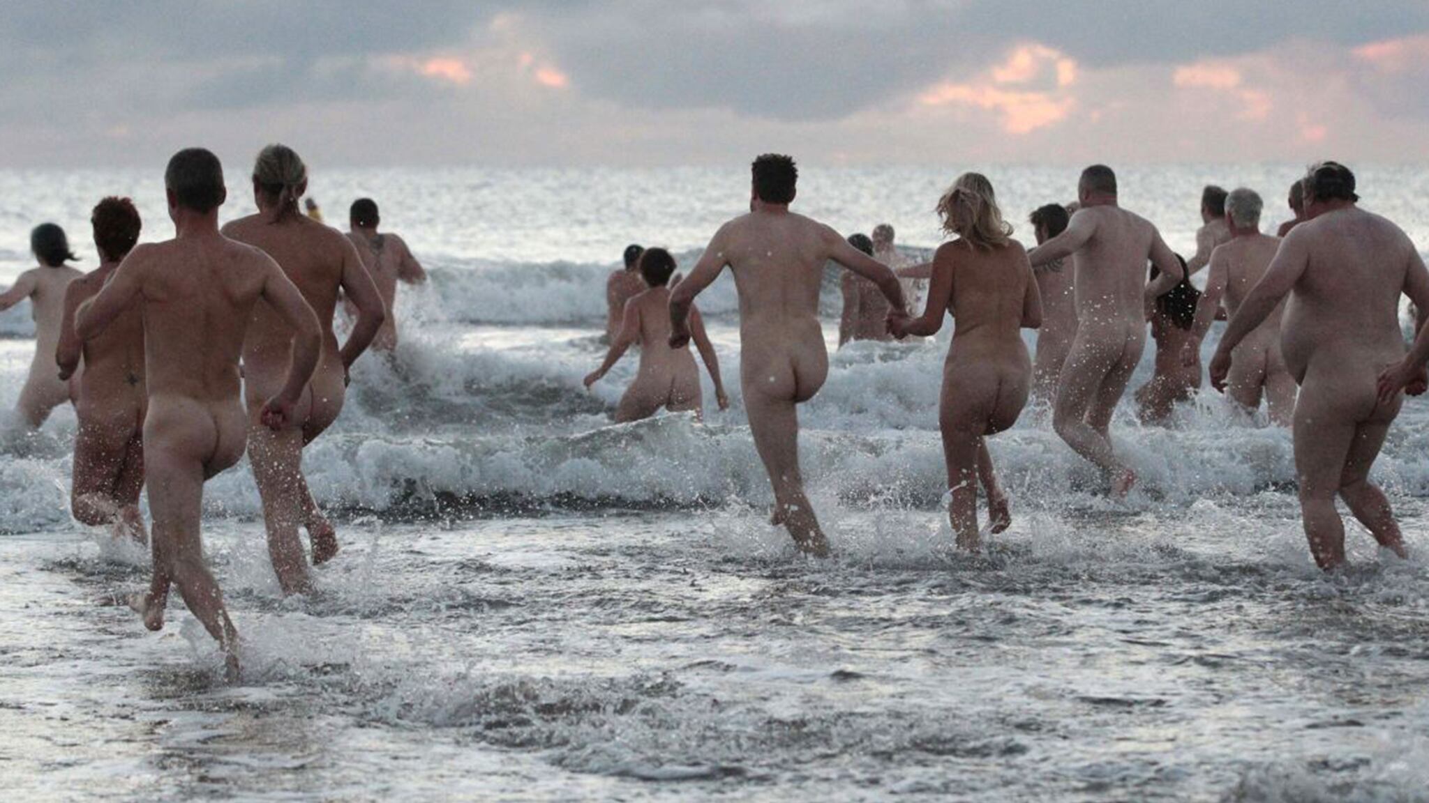 A Parigi la proposta dei Verdi: un parco aperto anche ai nudisti