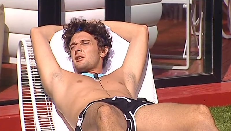 Grande Fratello 14, baci e nudi bollenti nell'idromassaggio 31