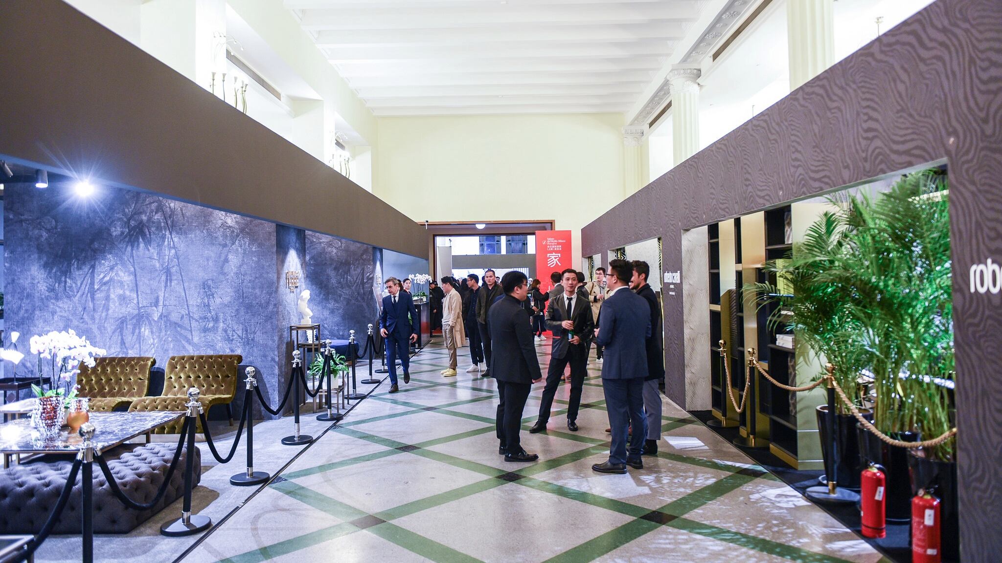 Shanghai, il Salone del Mobile cresce: visitatori, buyer e architetti da tutta la Cina