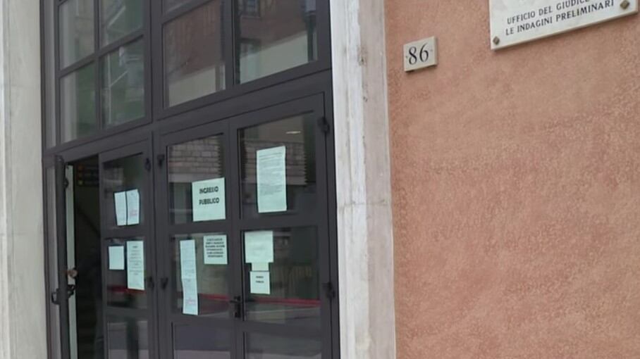 Perugia, abusi sulla nipote minorenne: a processo lo zio-orco