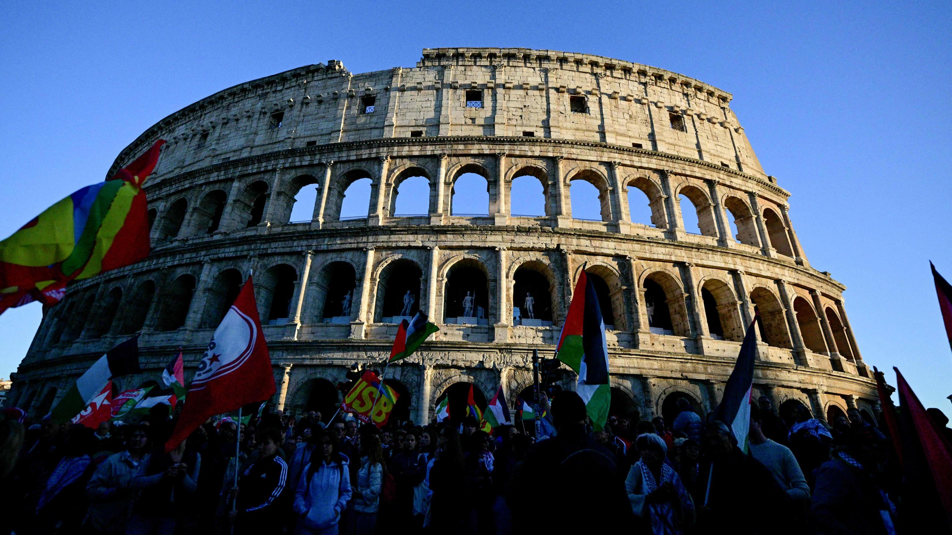 La fake di Repubblica: "Un milione in piazza". Ma è una foto del 2014