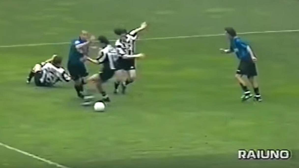 Ma il Var avrebbe fischiato il rigore di Iuliano su Ronaldo?