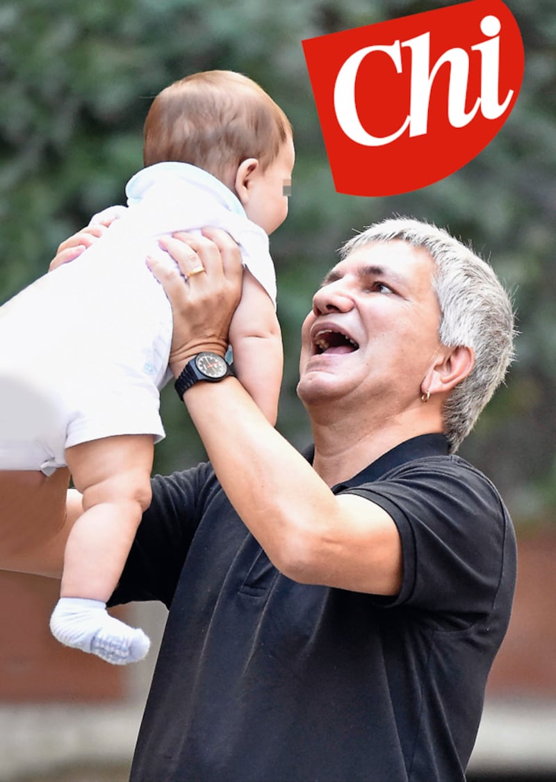Vendola gioca col piccolo Tobia 2