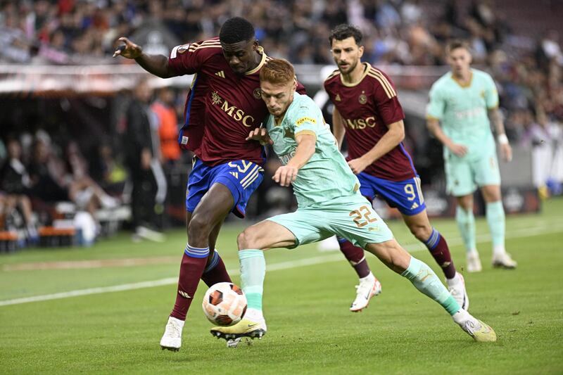 Dumitrescu Servette Slavia Praga