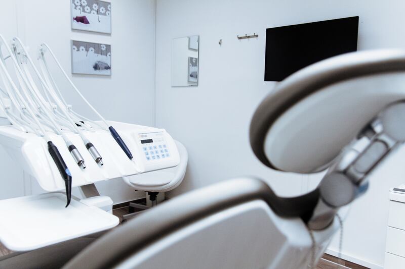 Malore fatale dopo l'intervento dal dentista: muore dipendente Rai