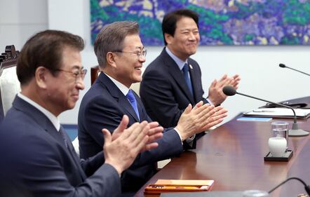 Vertice Kim-Moon, la stretta di mano tra i due leader 8