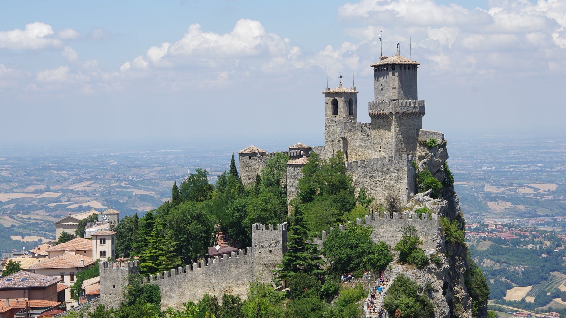 San Marino, è qui il nuovo paradiso fiscale: tasse al 6% per 10 anni