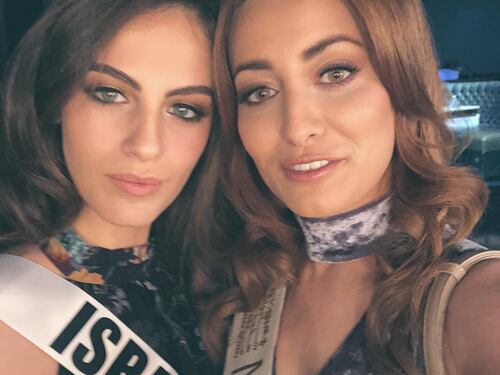 Famiglia di Miss Iraq costretta a fuggire dal Paese per una foto