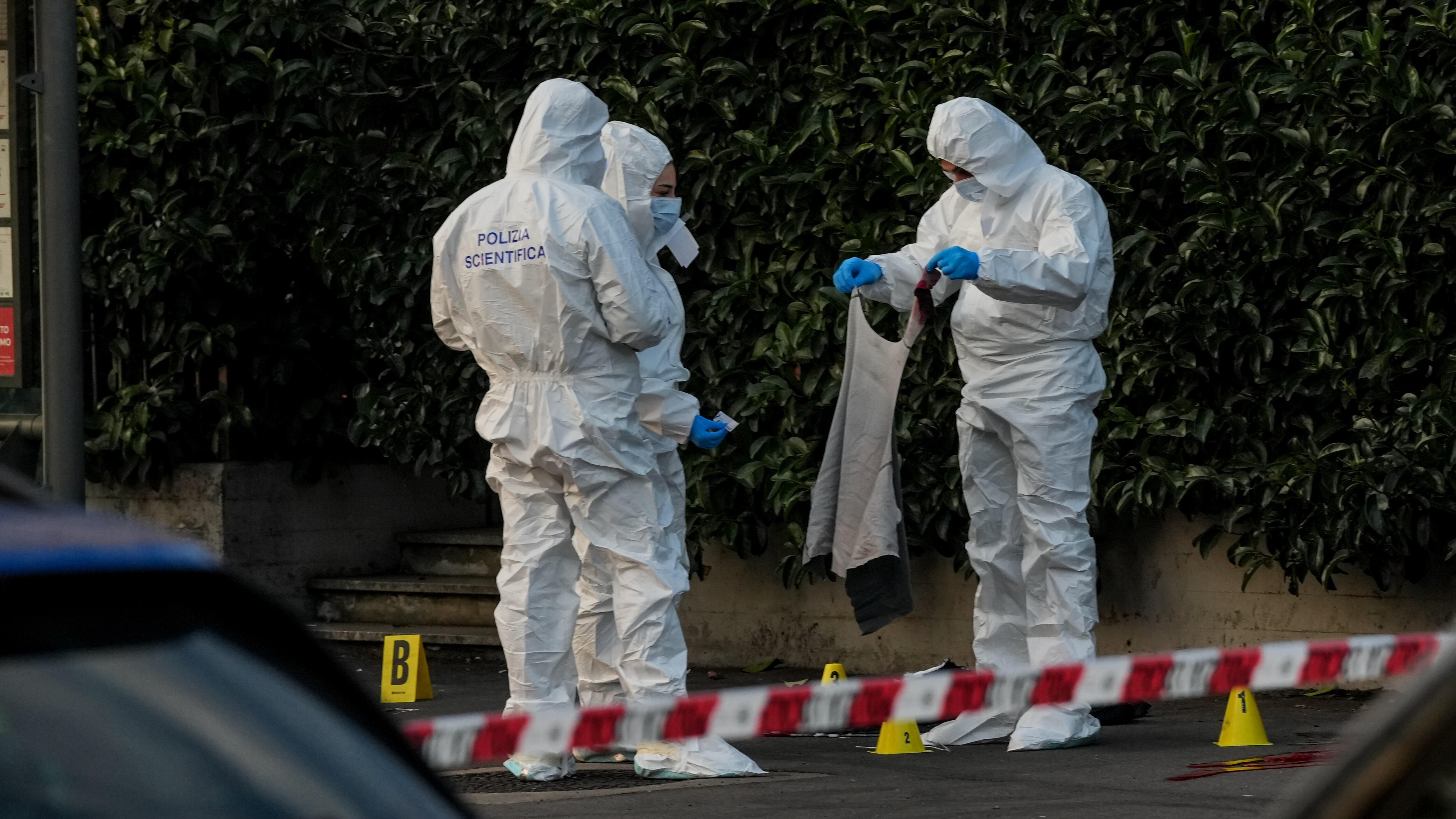 A Rogoredo uno scontro a fuoco. "È la città del sindaco-assessore"