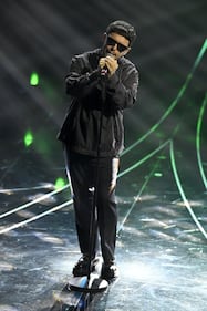 Sanremo 2024: ecco il look della seconda serata del Festival di Gazzelle 3