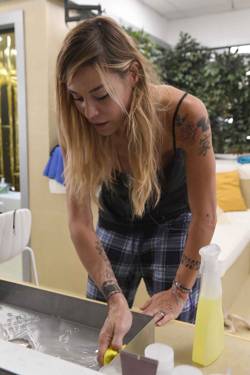 Elenoire Casalegno sexy al Grande Fratello Vip 2
