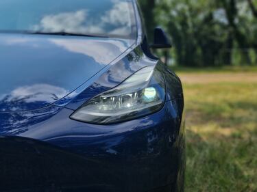 Tesla Model Y RWD 2023, guarda la galleria fotografica  4
