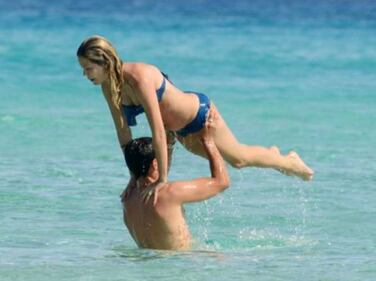 Costanza Caracciolo e Primo Reggiani al mare 4