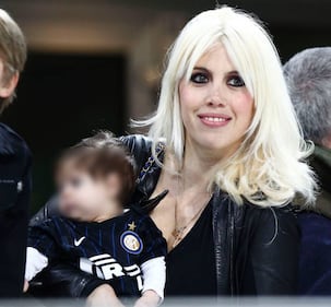 Wanda Nara, selfie da urlo: "triangolo" in archivio, è felice con Icardi 12