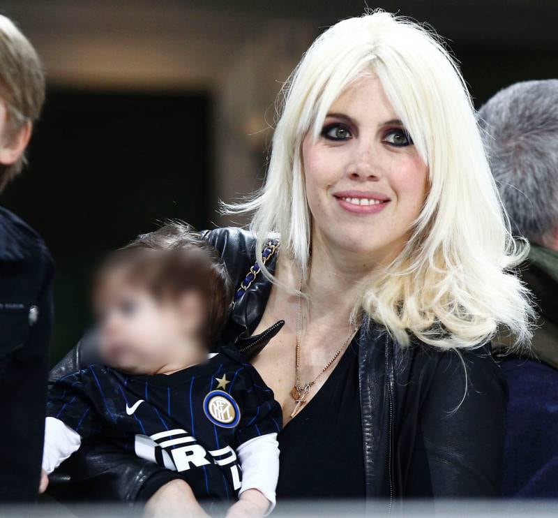 Wanda Nara, selfie da urlo: "triangolo" in archivio, è felice con Icardi 12
