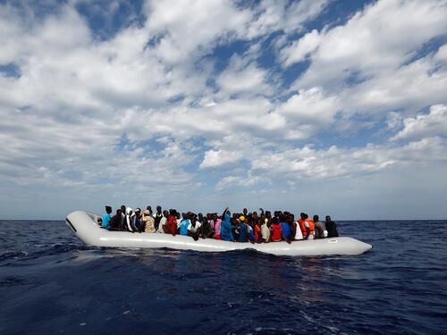 I migranti saranno identificati sopra hotspot in mare aperto