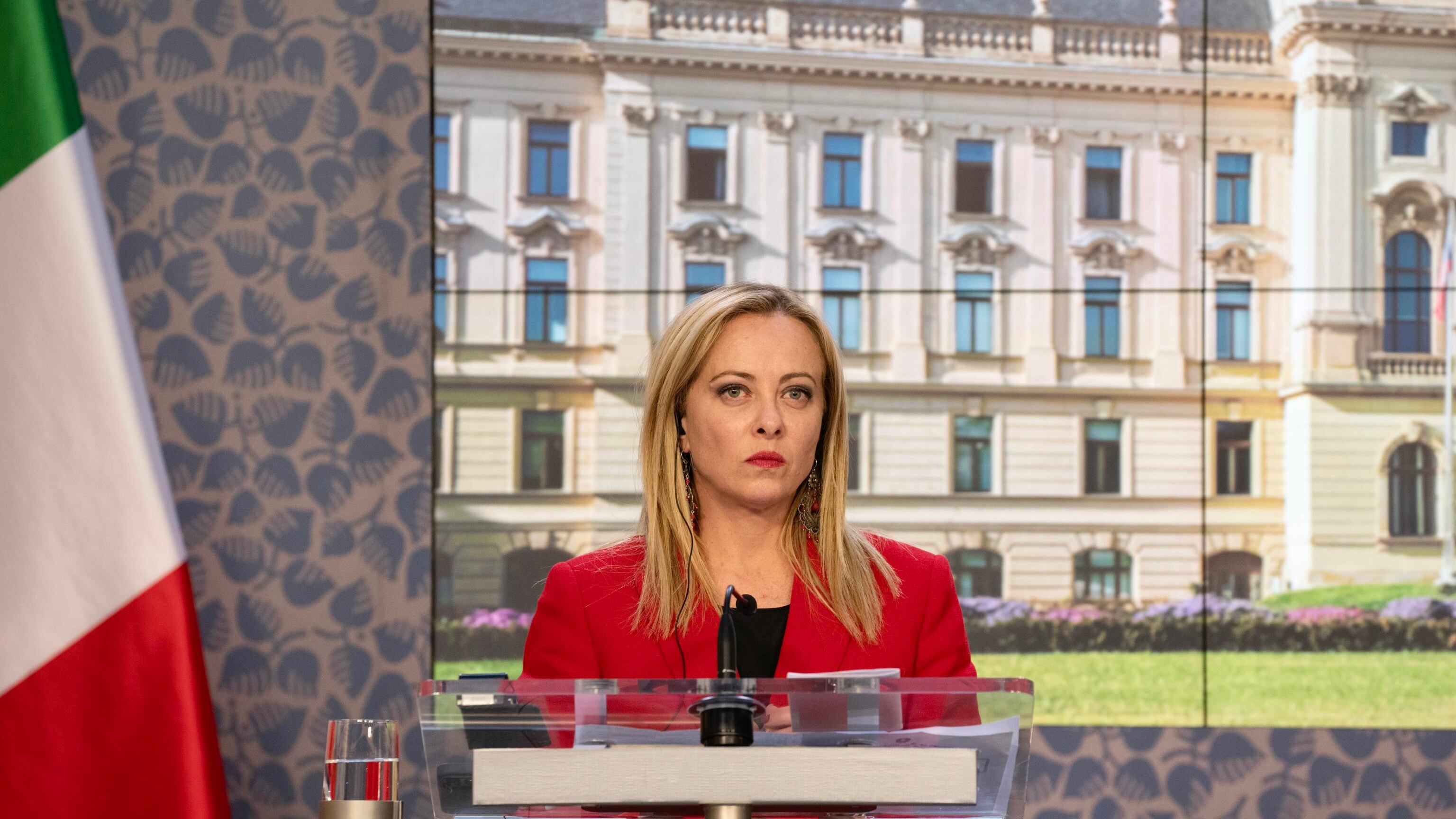 "Hanno difficoltà interne...". Così il governo "neutralizza" gli attacchi di Francia e Spagna