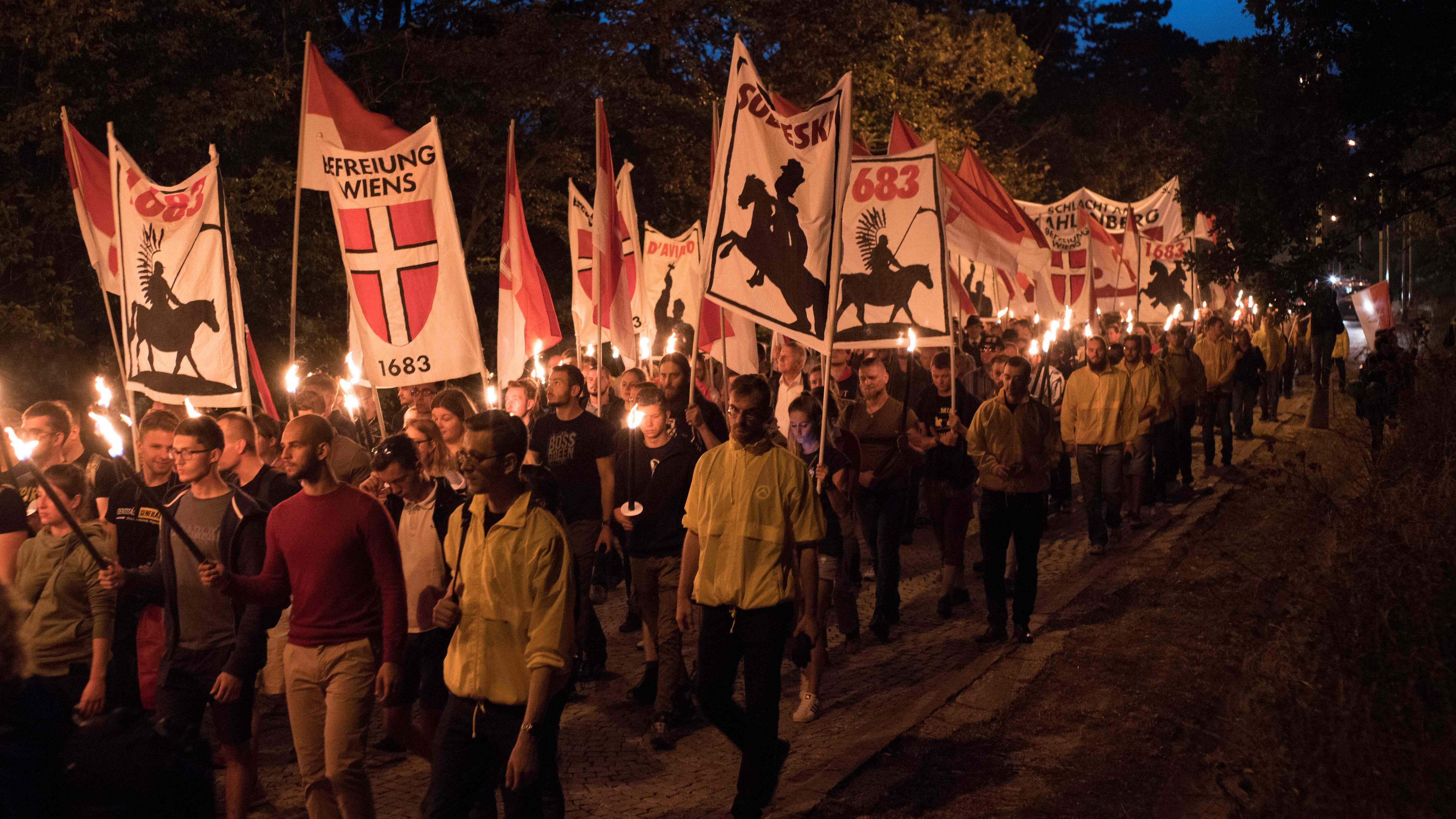 Austria, 17 "identitari" indagati per associazione a delinquere e hate speech
