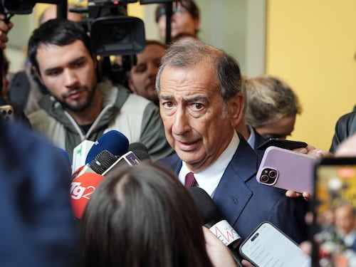Allarme sicurezza, Sala diserta