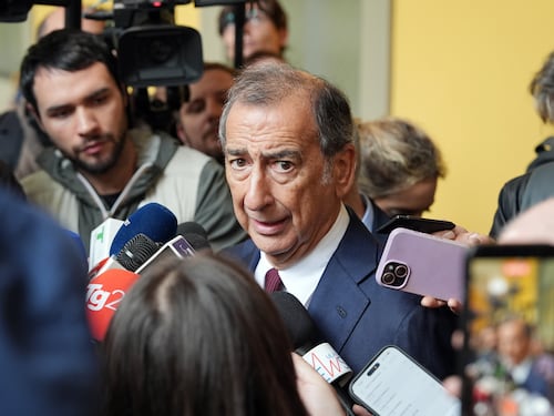 A Milano vertice su sicurezza. Piantedosi: “500 militari avranno piena mobilità”. Salvini: “Nulla resterà impunito”. Sala: “Preoccupazione per sabato, in piazza anche anarchici”