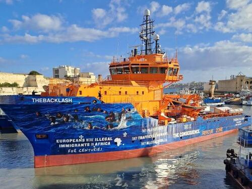 Migranti, in arrivo a Salerno la Solidaire. È l'ex Open Arms Uno, la più grande nave Ong
