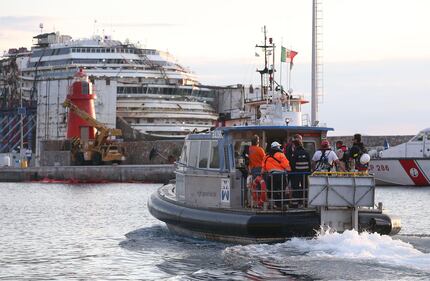La Concordia verso Genova 3