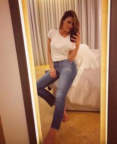 Anna Tatangelo bollente in costume 6