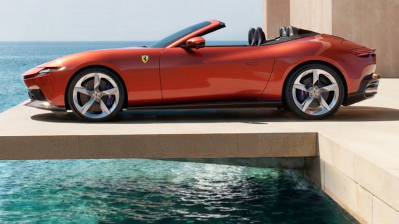 Al volante di Ferrari Amalfi Coupé emozioni continue a cielo aperto