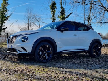 Nissan Juke Hybrid, guarda le foto  24