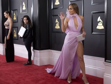 Grammy 2017, i look più sexy sul red carpet 9
