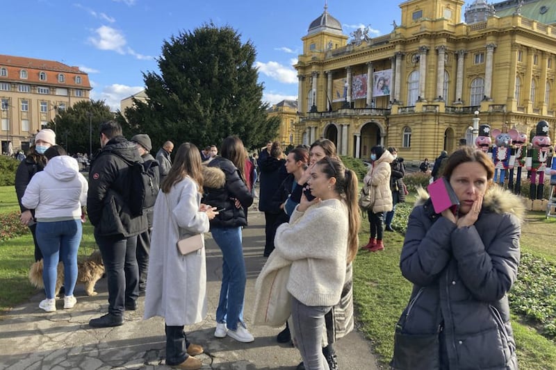Forte sisma in Croazia, edifici distrutti. Morta una bimba 3