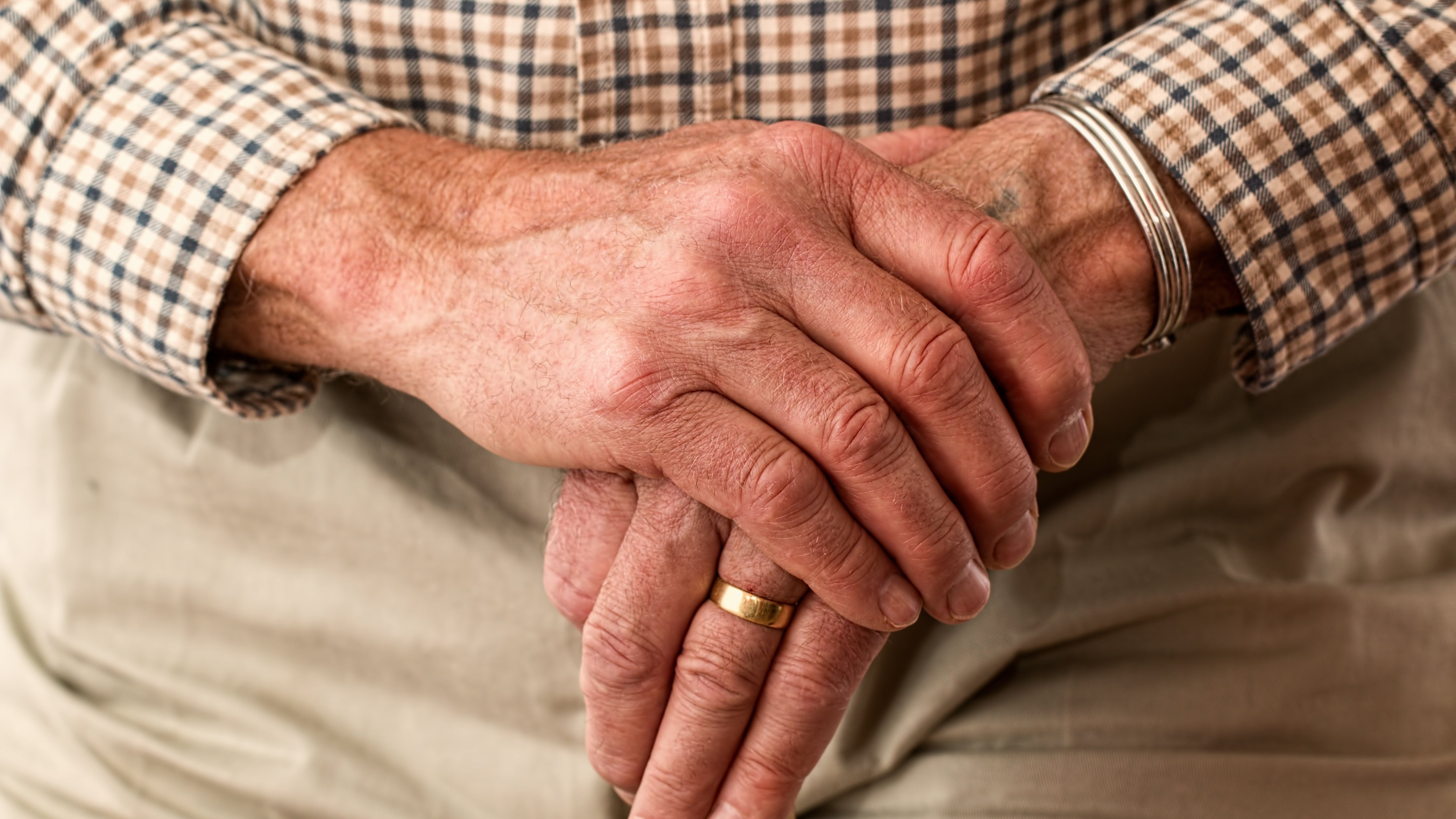 Frattura del femore a 90 anni, cause e prevenzione