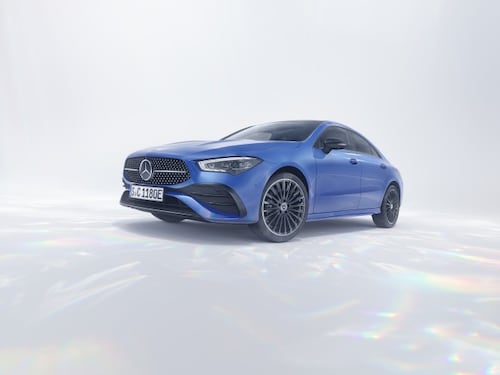 Mercedes-Benz, prova della CLA 250e da Milano al Salone Nautico di Genova
