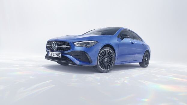 Mercedes-Benz, prova della CLA 250e da Milano al Salone Nautico di Genova