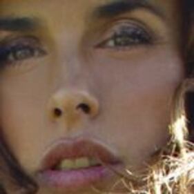 La Canalis compie 40 anni: gli scatti dell'ex fiamma di Vieri e Clooney 10