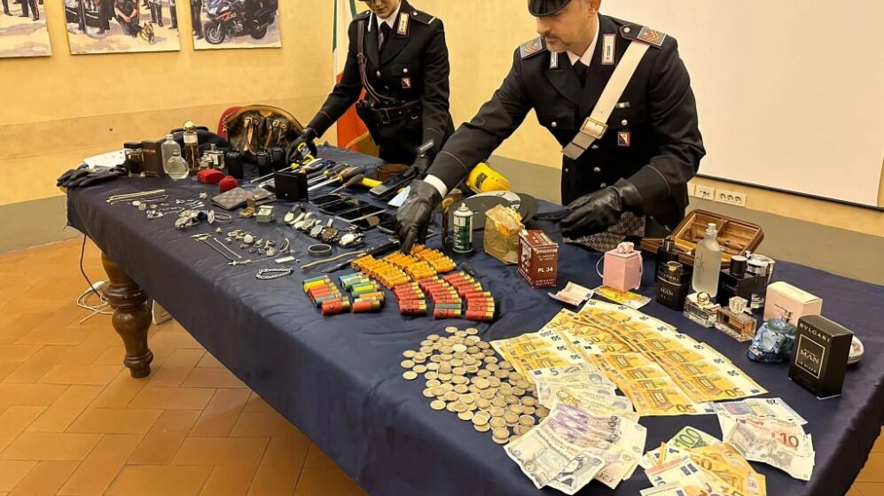 "Traditi" dal ristorante dopo il furto: così sono stati beccati gli albanesi