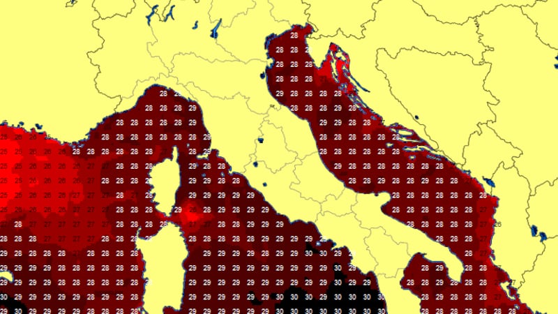 Caldo africano, mare sempre più bollente: cos’è il rischio delle “Marine heatwaves”