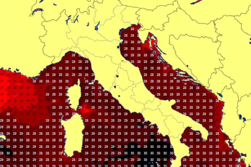 Caldo africano, mare sempre più bollente: cos’è il rischio delle “Marine heatwaves”